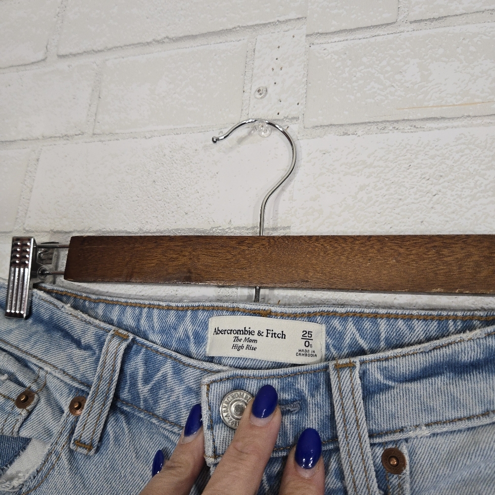Abercrombie & Fitch The Mom high rise jeans - Picture 13 of 16